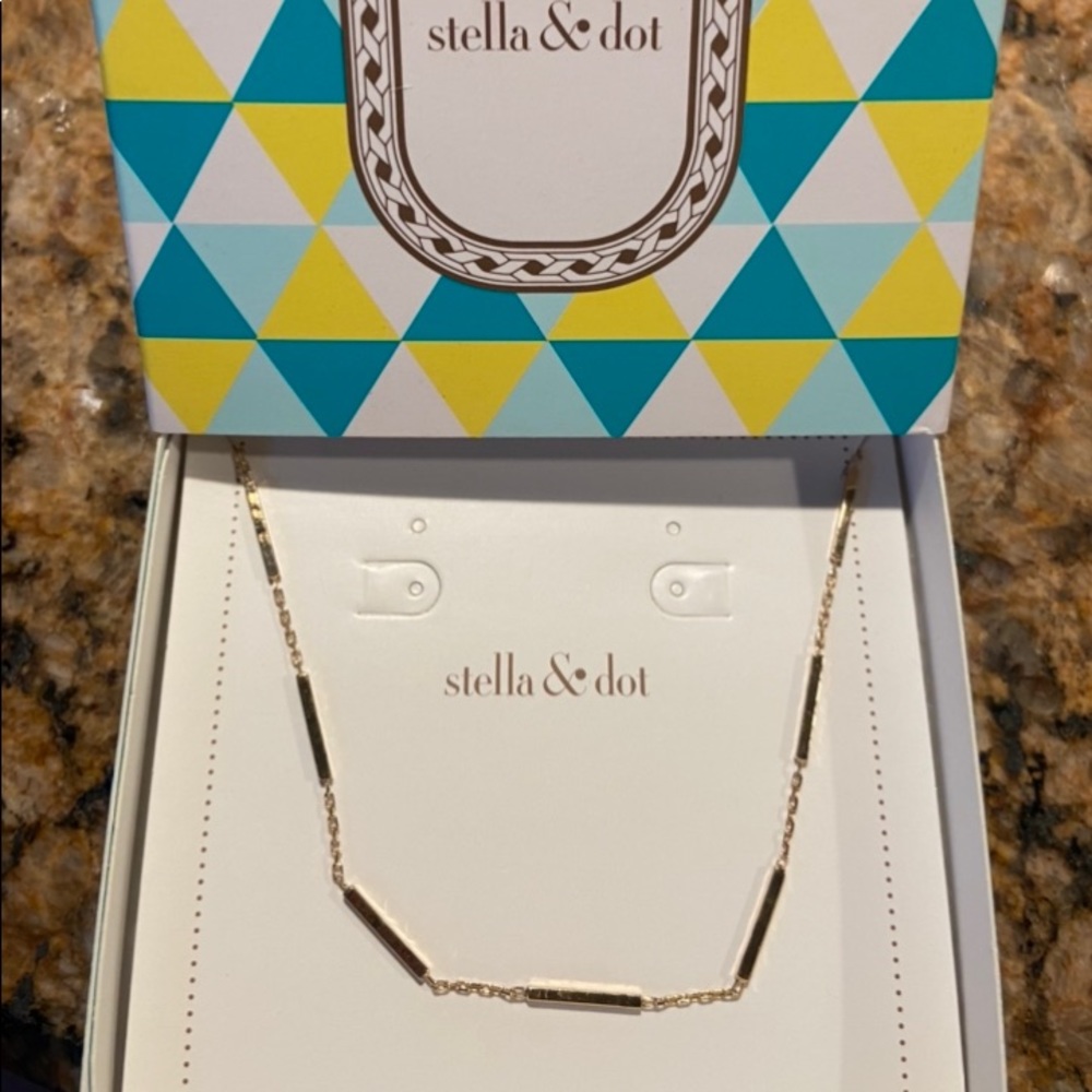 BRAND NEW SAMPLE-never been removed from box…Stella & Dot Delicate Sina Anklet